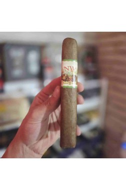 AJ Fernandez New World Cameroon Gordo 1 Adet Puro